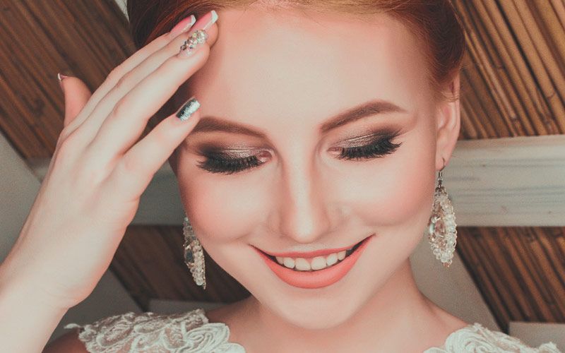 novia maquillada, peinada y hecha la manicura en Salón Estudio 21